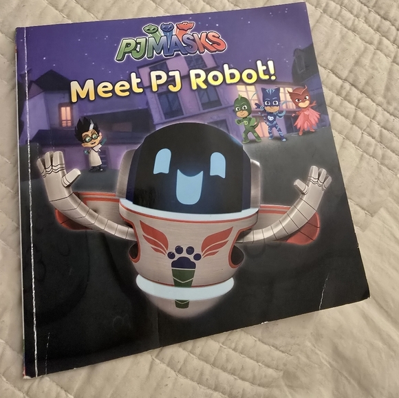 PJ Masks Animal Power  'Meet PJ Robot!' Book - Picture 4 of 6